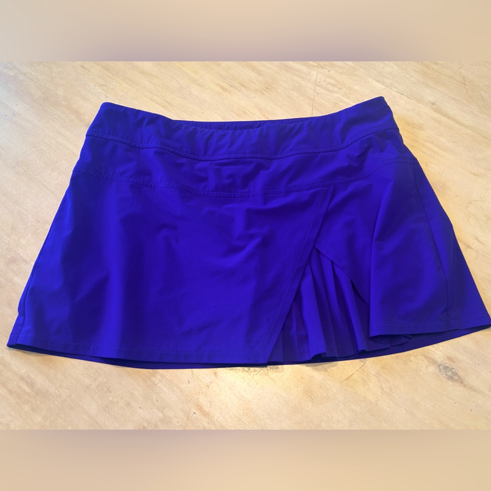 Purple XL tennis / pickleball skirt. Athleta brand.